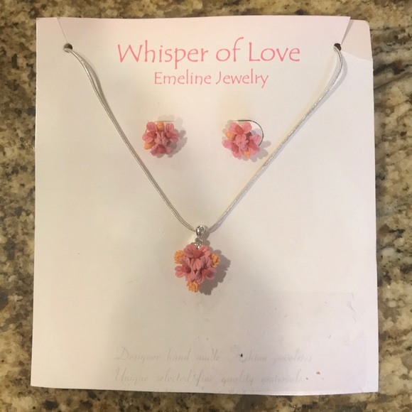 NWT Dainty Whisper of Love Necklace & Earring set - Picture 7 of 7